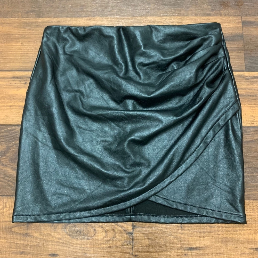 Black Faux Leather Short Skirt Sz M Chocolate